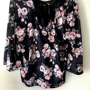 Tribal Women’s Blue Flowered Velvet Short XL